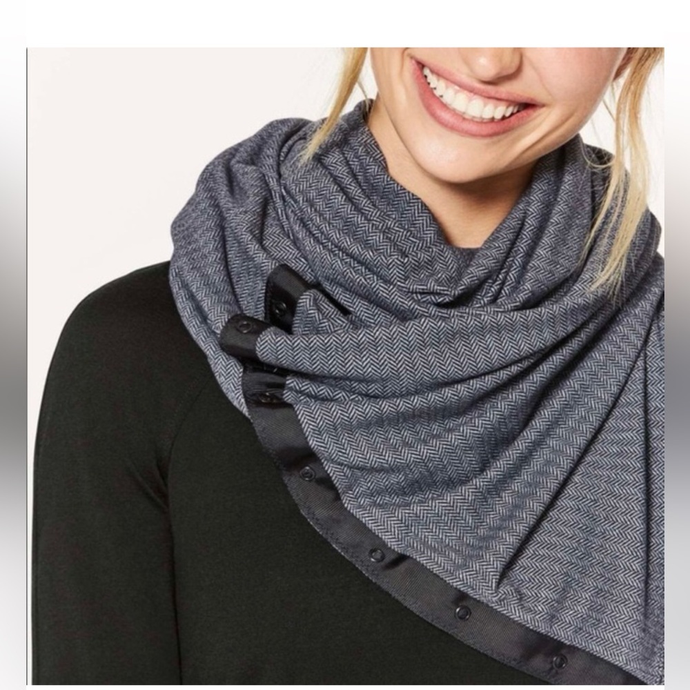 Lululemon scarf.
